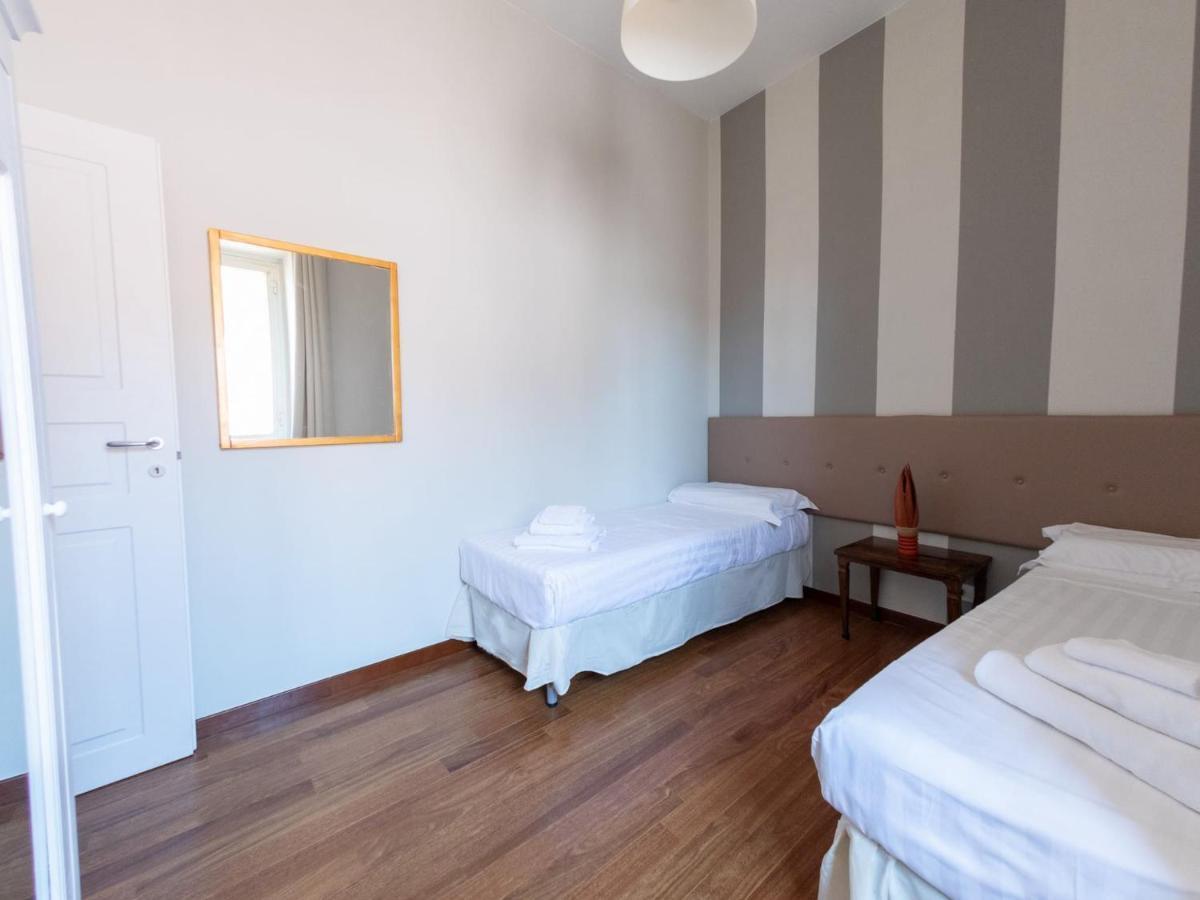 The Best Rent - Beautiful Apartment With Terrace Near Colosseo Róma Kültér fotó