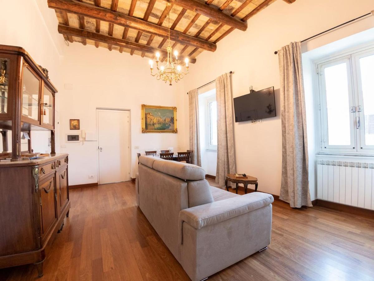 The Best Rent - Beautiful Apartment With Terrace Near Colosseo Róma Kültér fotó